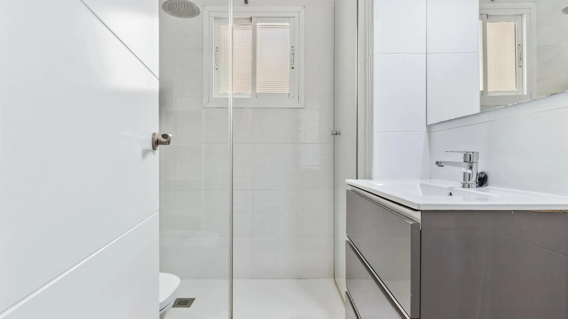 Epidemia & Quite Bedrooms By Ele Apartments Malaga Spain